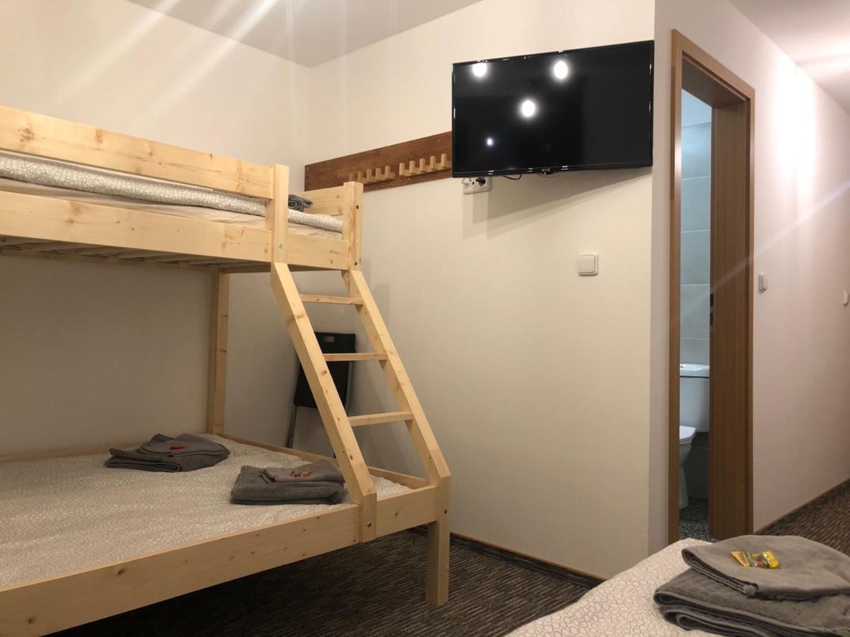 Отель Wolf House Klinovec Лоучна-под-Клиновцем Экстерьер фото
