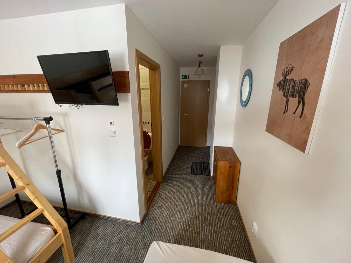 Отель Wolf House Klinovec Лоучна-под-Клиновцем Экстерьер фото
